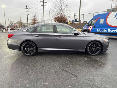 Used 2018 Honda Accord Sport image 11