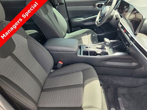 New 2025 Kia Sorento LX image 8