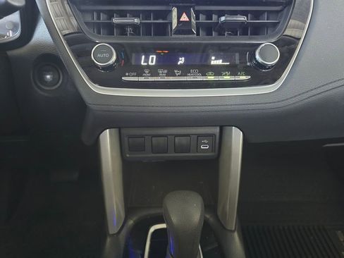 Used 2024 Toyota Corolla Cross LE image 30