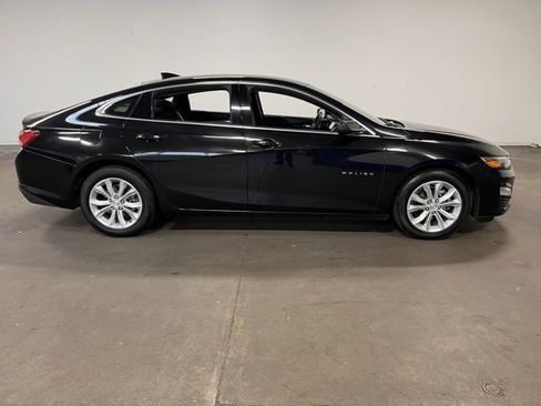 Used 2022 Chevrolet Malibu LT image 2