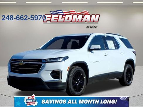 Used 2023 Chevrolet Traverse LT FWD image 1