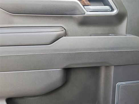 New 2026 GMC Sierra 1500 SLT image 15