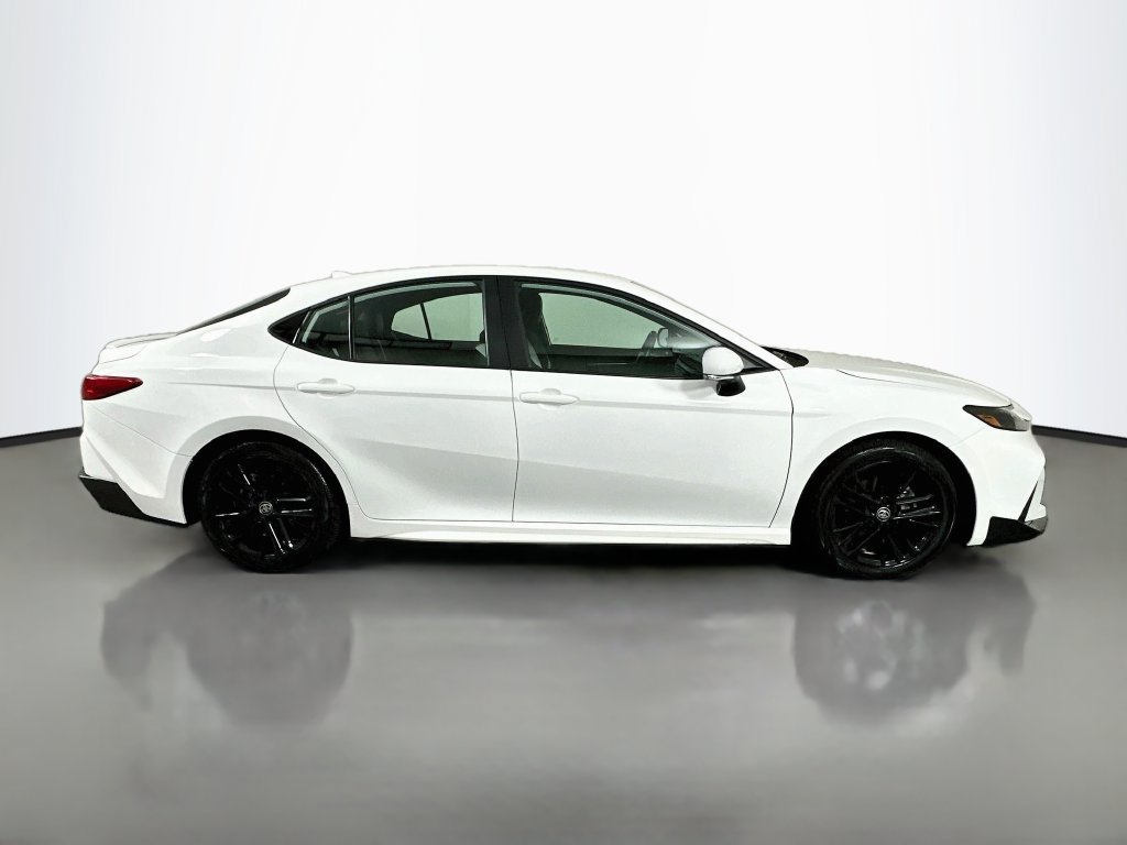 Certified 2025 Toyota Camry SE FWD image 4