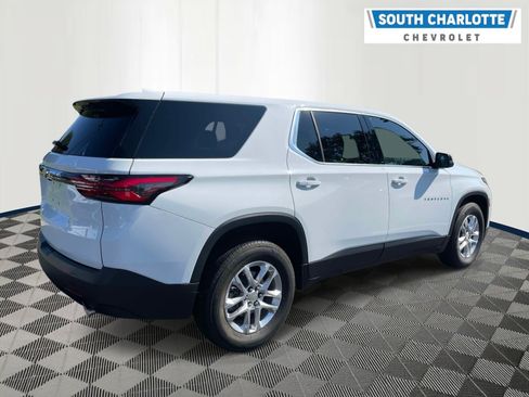Used 2023 Chevrolet Traverse LS FWD image 4