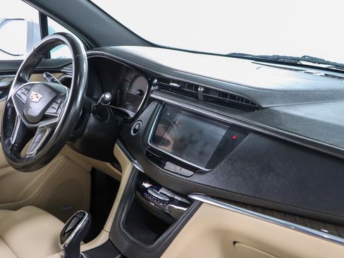 Used 2018 Cadillac XT5 FWD w/ LPO, Wheel Lock Package image 26
