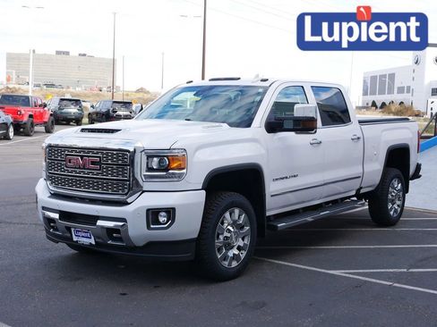 Used 2019 GMC Sierra 2500 Denali w/ Duramax Plus Package image 9