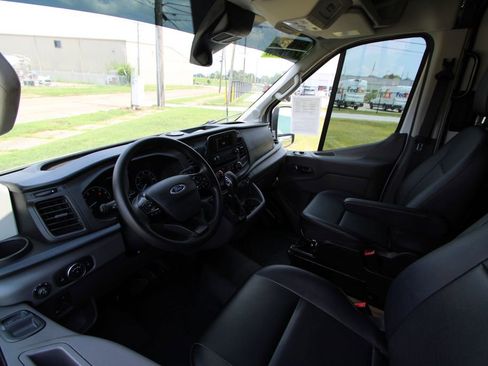 Used 2024 Ford Transit 350 Base image 2