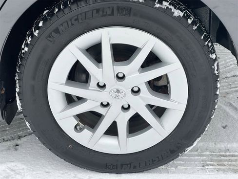 Used 2014 Toyota Prius V Three image 14