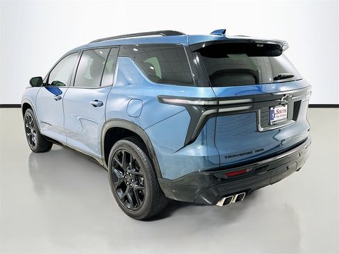 Used 2024 Chevrolet Traverse RS image 5