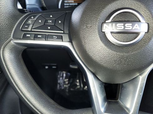 Used 2025 Nissan Versa SV FWD image 23
