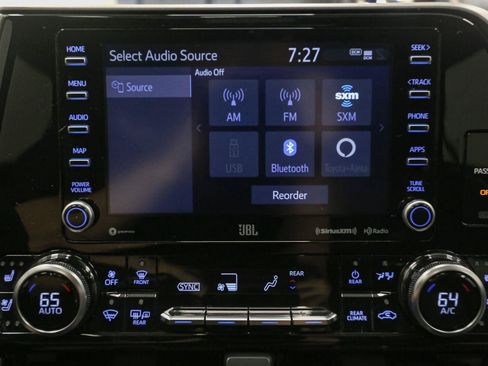 Used 2022 Toyota Highlander Limited AWD/4WD image 30