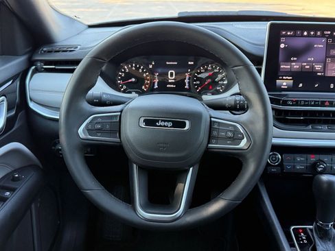 Used 2025 Jeep Compass Limited AWD/4WD image 28