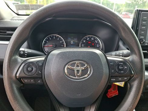 Used 2020 Toyota RAV4 LE AWD/4WD image 20