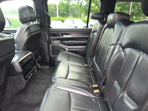 Used 2023 Jeep Wagoneer 4WD w/ Premium Group I image 13