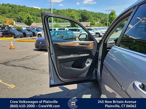 Certified 2024 Volkswagen Atlas SE AWD/4WD image 37