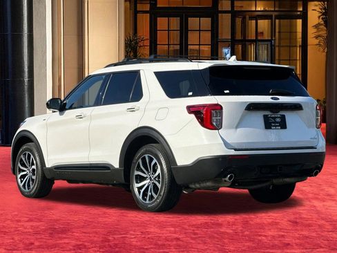 Used 2022 Ford Explorer ST-Line w/ Class IV Trailer Tow Package AWD/4WD image 3