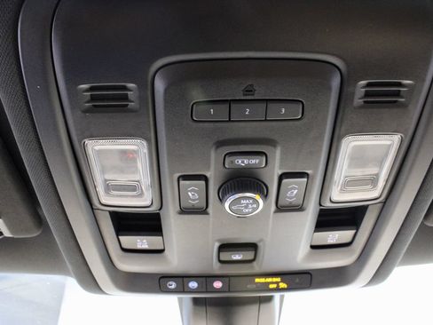 Used 2021 Chevrolet Suburban Premier w/ Premium Package AWD/4WD image 34