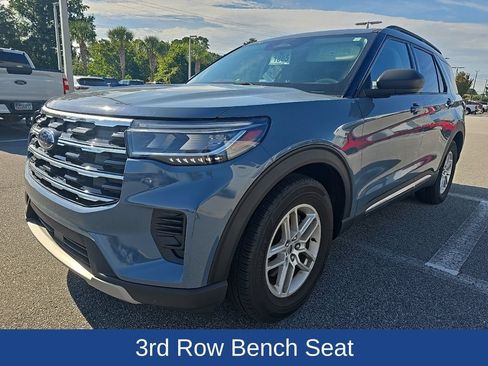 Certified 2025 Ford Explorer Active RWD image 3