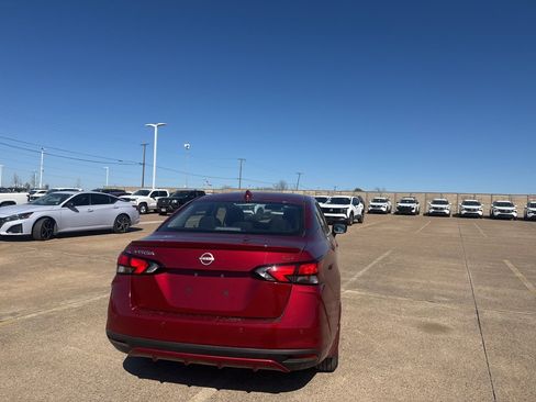 Used 2025 Nissan Versa SR w/ Trunk Package image 20