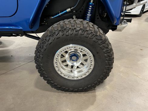 Used 1990 Jeep Wrangler Sahara image 32