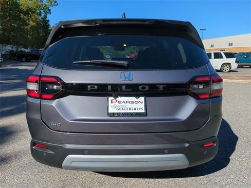 New 2025 Honda Pilot EX-L image 5