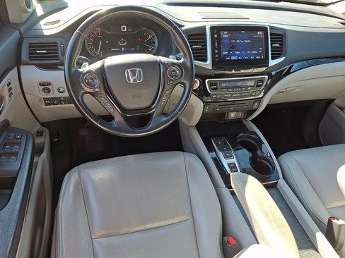 Used 2016 Honda Pilot Touring image 11