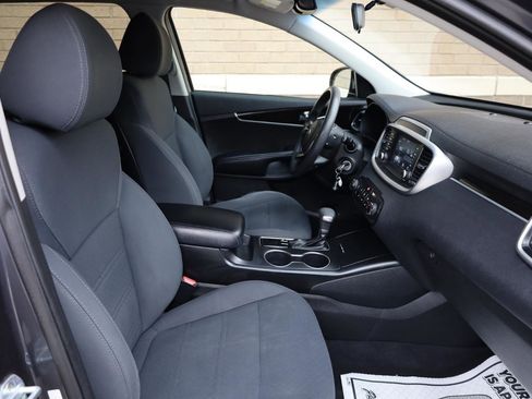 Used 2019 Kia Sorento FWD image 26