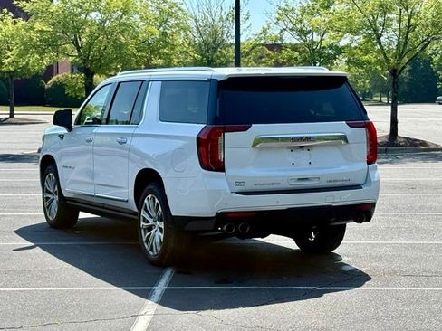 Used 2023 GMC Yukon XL Denali AWD/4WD image 5