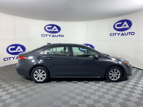 Used 2023 Toyota Corolla LE FWD image 2