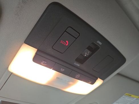 Used 2020 Nissan Altima 2.0 Platinum FWD image 42