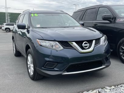 Used 2016 Nissan Rogue SV w/ SV Premium Package