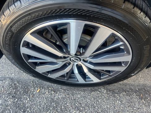 Used 2022 Nissan Pathfinder Platinum AWD/4WD image 43