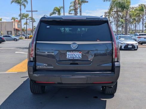 Used 2015 Cadillac Escalade Luxury AWD/4WD image 6