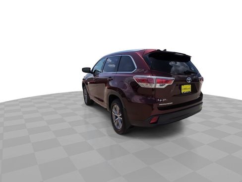 Used 2015 Toyota Highlander XLE AWD/4WD image 7