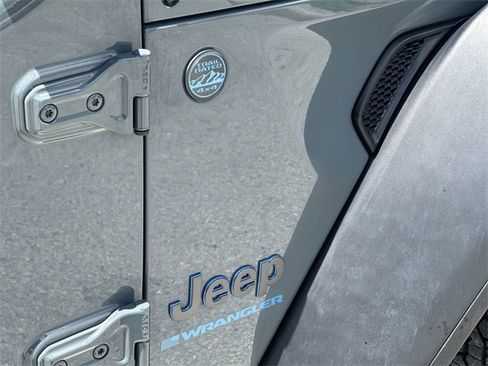 Used 2024 Jeep Wrangler Unlimited Rubicon 4xe image 9