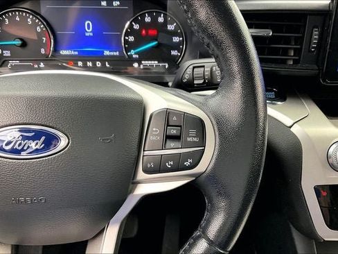 Used 2022 Ford Explorer XLT AWD/4WD image 23