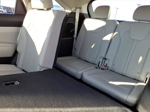 Certified 2025 Kia Sorento S w/ Panoramic Sunroof Package image 13