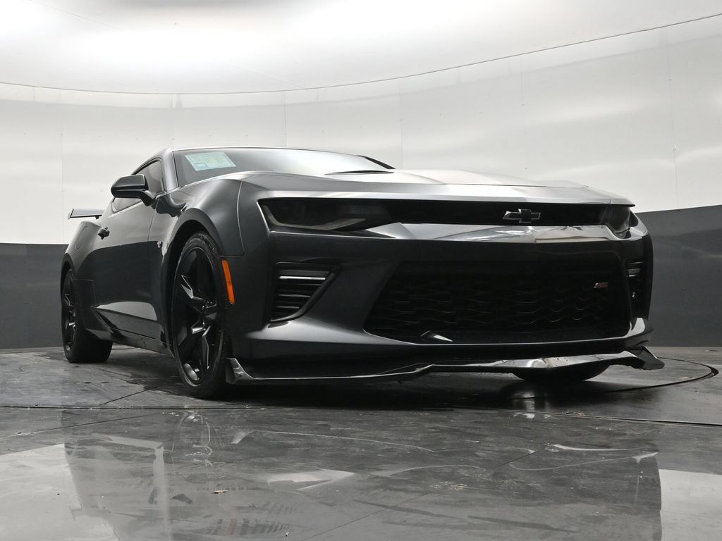 Used 2018 Chevrolet Camaro SS RWD image 26
