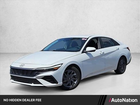 Certified 2024 Hyundai Elantra SEL FWD image 1