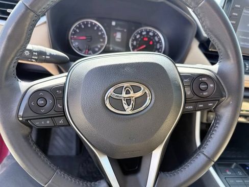 Used 2022 Toyota RAV4 XLE Premium AWD/4WD image 14