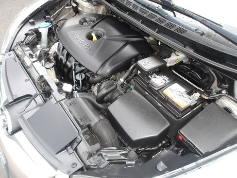 Used 2016 Hyundai Elantra Value Edition FWD image 23