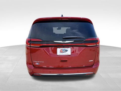 New 2026 Chrysler Pacifica Select AWD/4WD image 3
