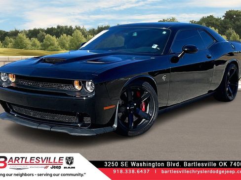 Used 2017 Dodge Challenger SRT Hellcat image 1