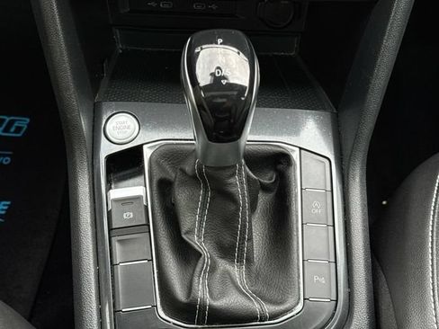 Used 2022 Volkswagen Tiguan SE R-Line AWD/4WD image 15