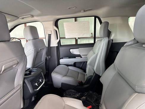 New 2026 Ford Expedition Active image 12