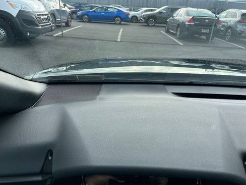 Used 2025 Toyota Camry SE image 34