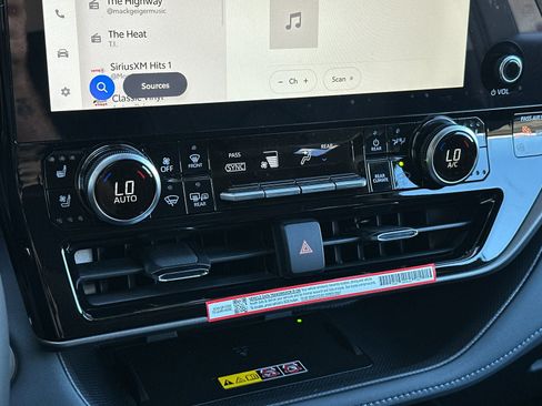 New 2026 Toyota Highlander Limited AWD/4WD image 23