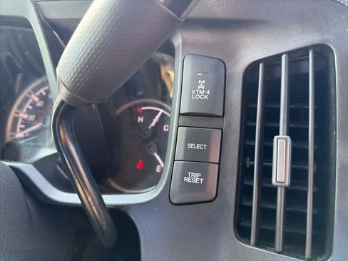 Used 2013 Honda Ridgeline Sport image 38
