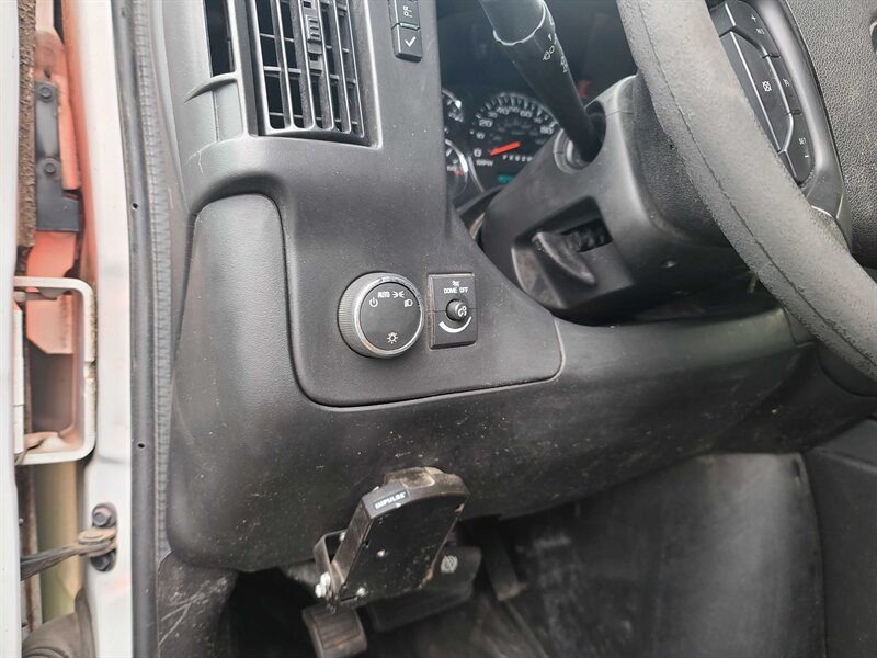 Used 2016 GMC Savana 2500 Extended RWD image 18