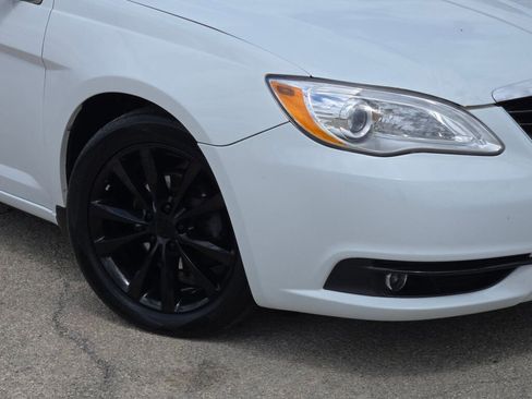 Used 2013 Chrysler 200 Limited w/ Sun/Sound Group FWD image 3